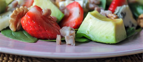 Spinach salad with strawberries and avocado