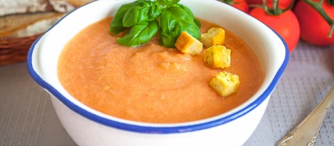 Home-made gazpacho step by step